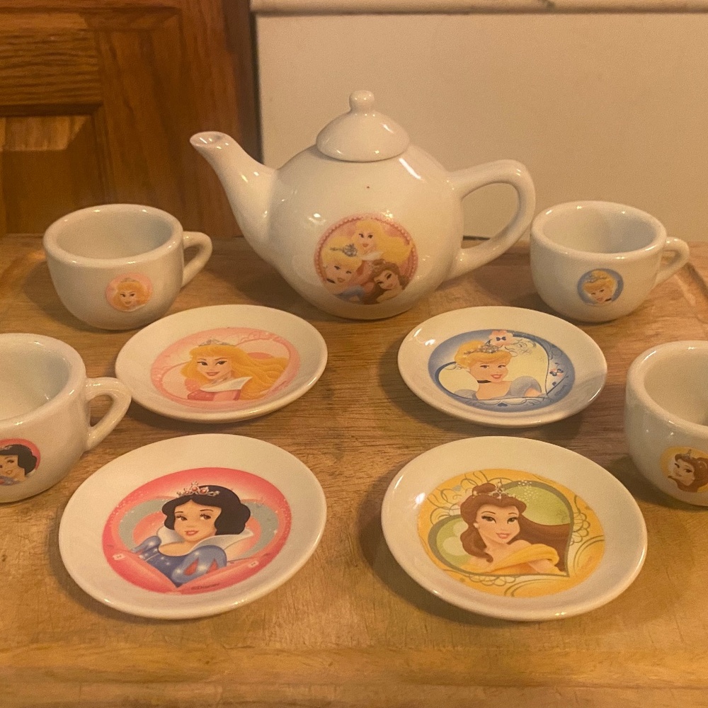 DISNEY PRINCESS TEA SET